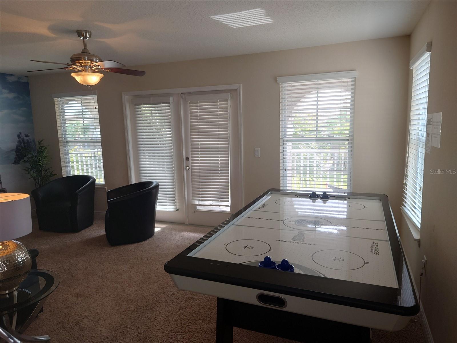 Image 41 of 75 For 4119 Oaktree Drive