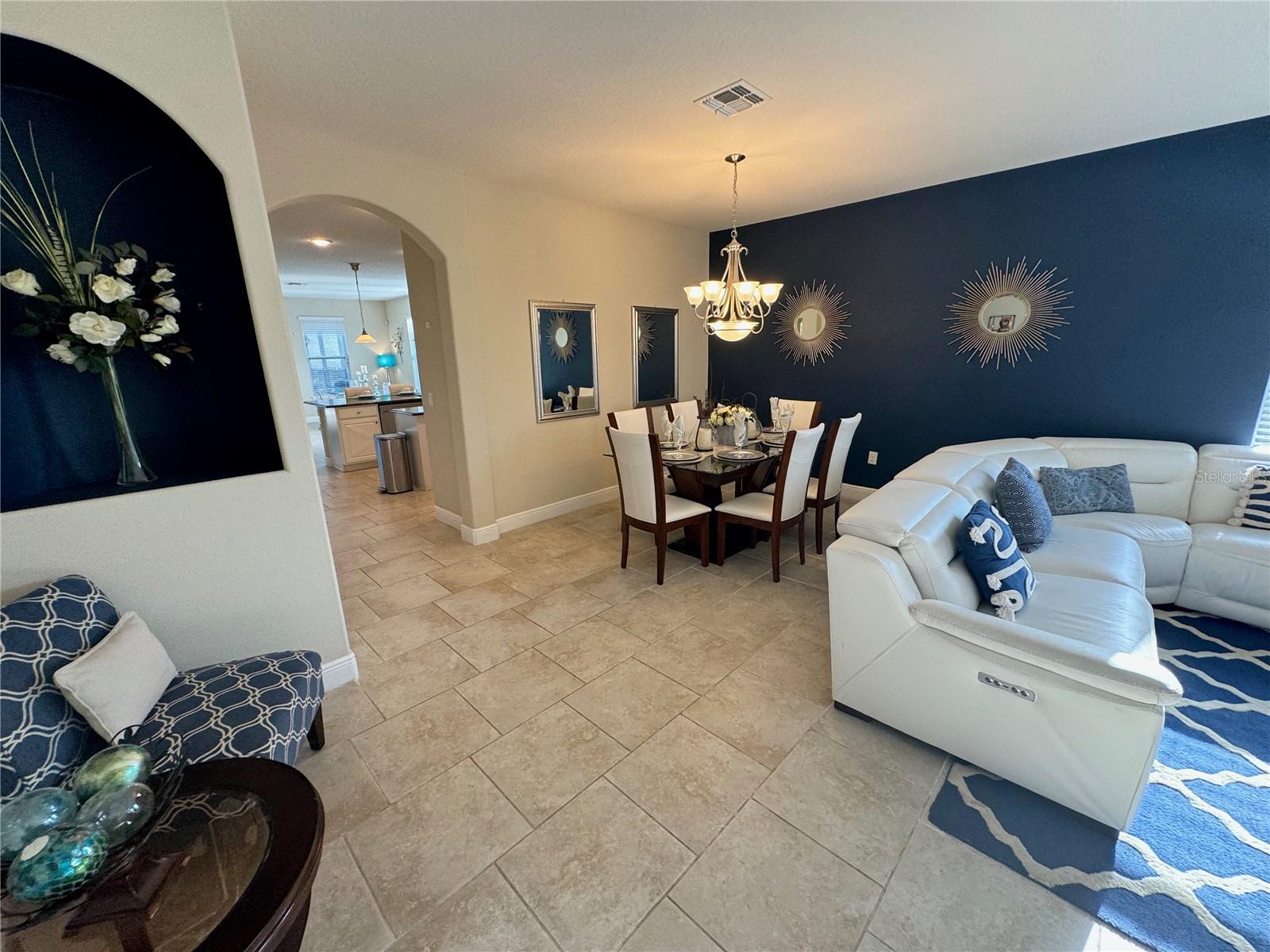 Image 6 of 75 For 4119 Oaktree Drive