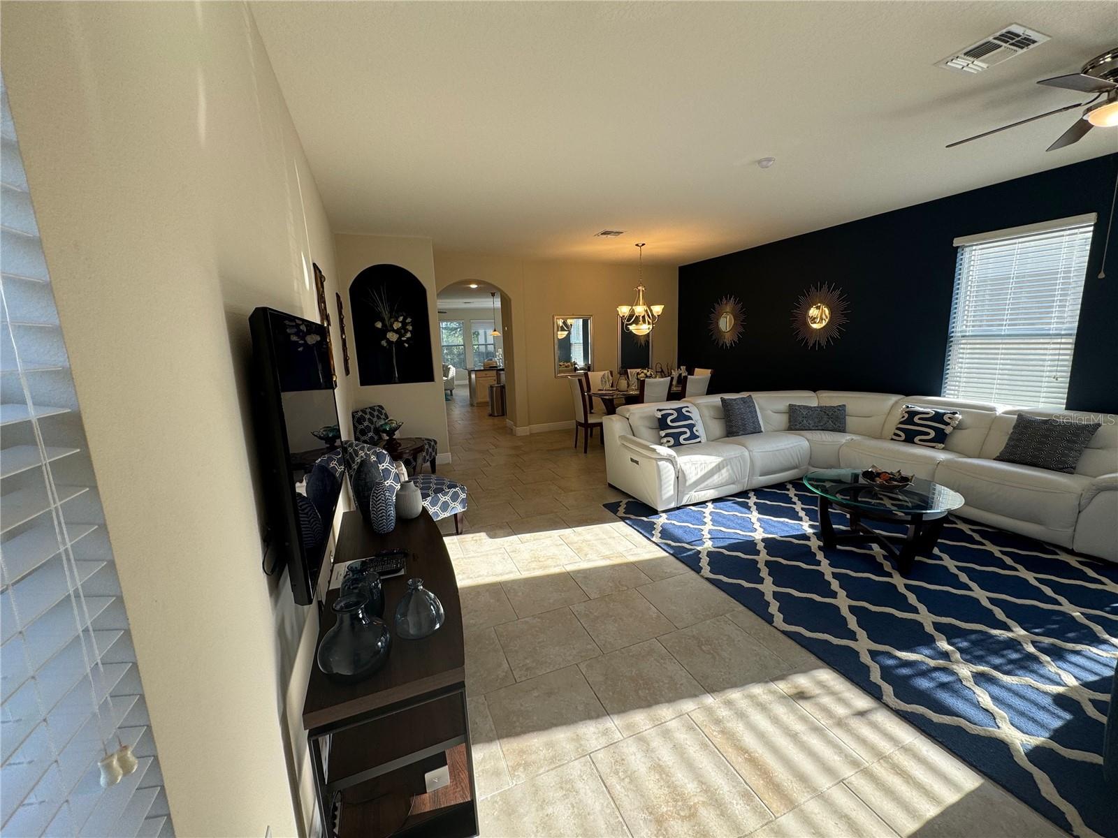 Image 8 of 75 For 4119 Oaktree Drive