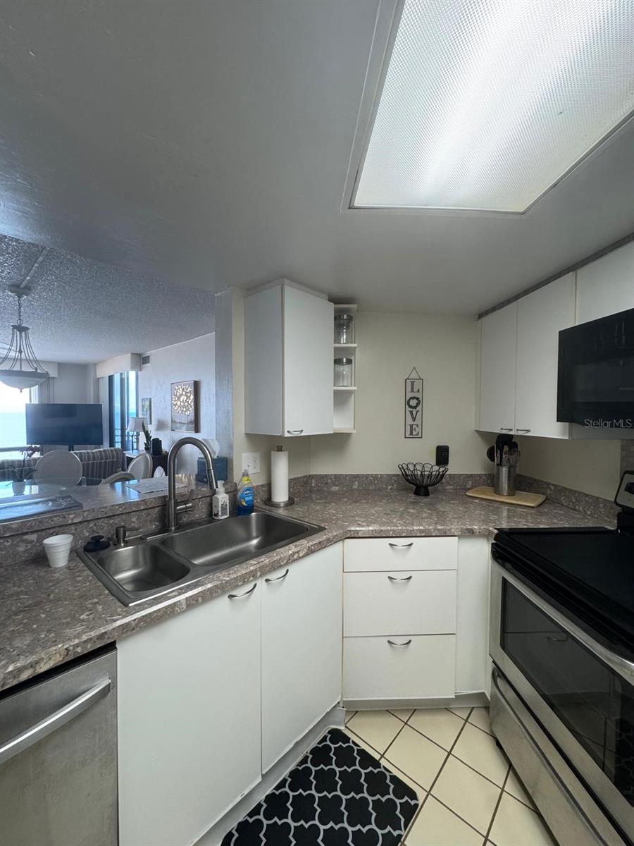 Image 20 of 26 For 2917 Atlantic Avenue 904