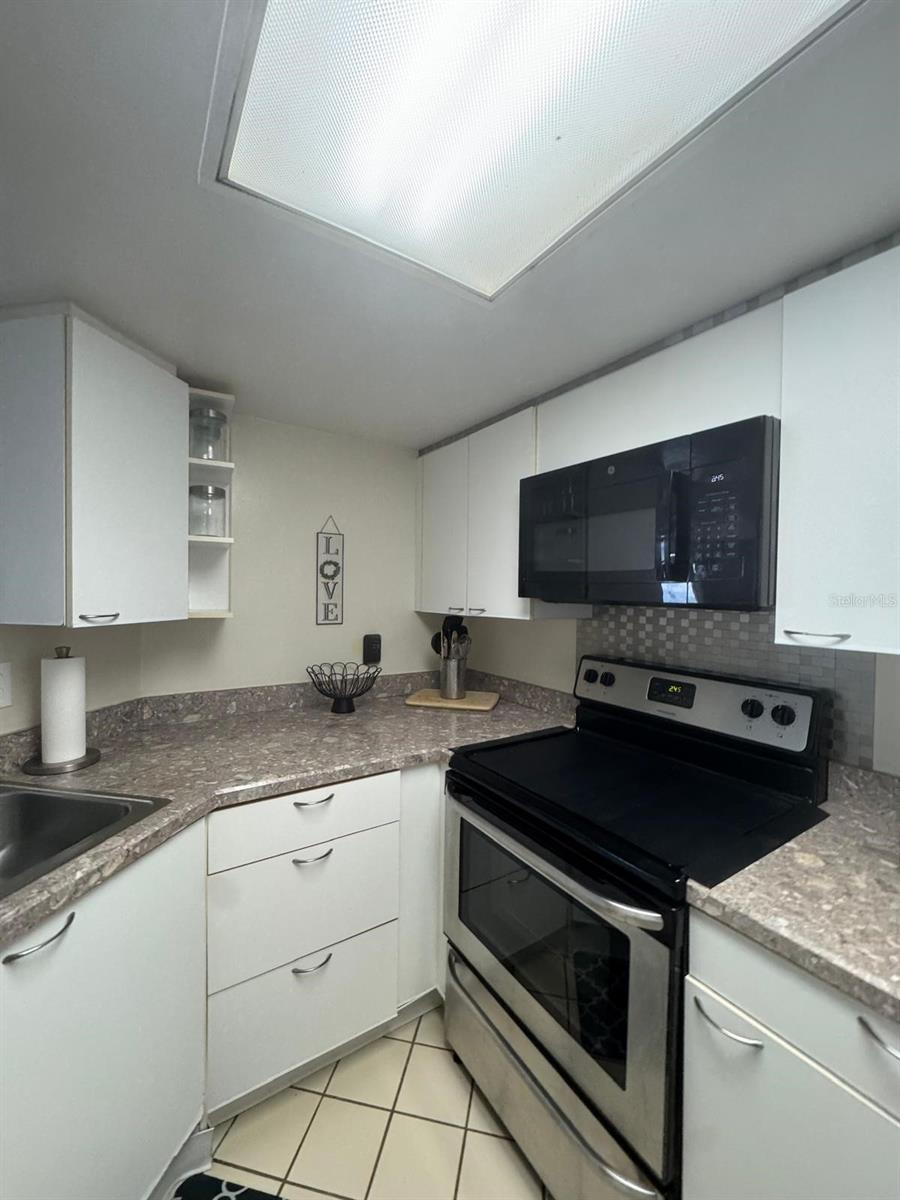 Image 21 of 26 For 2917 Atlantic Avenue 904