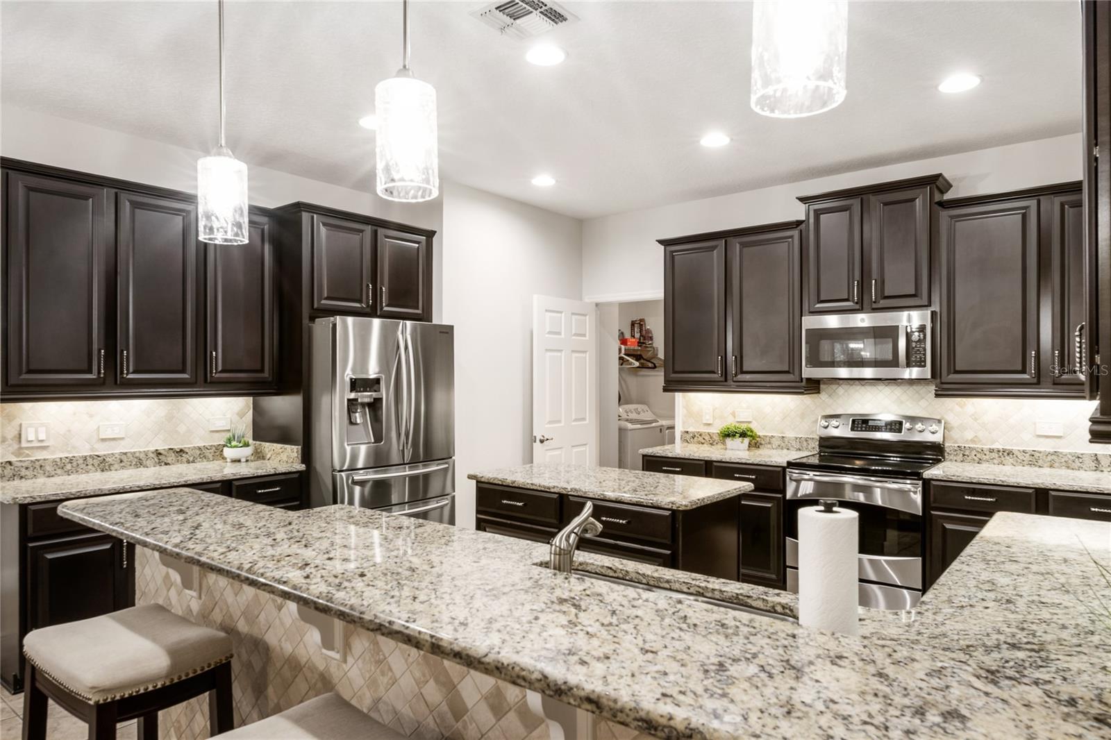 Image 14 of 62 For 648 Fanning Drive