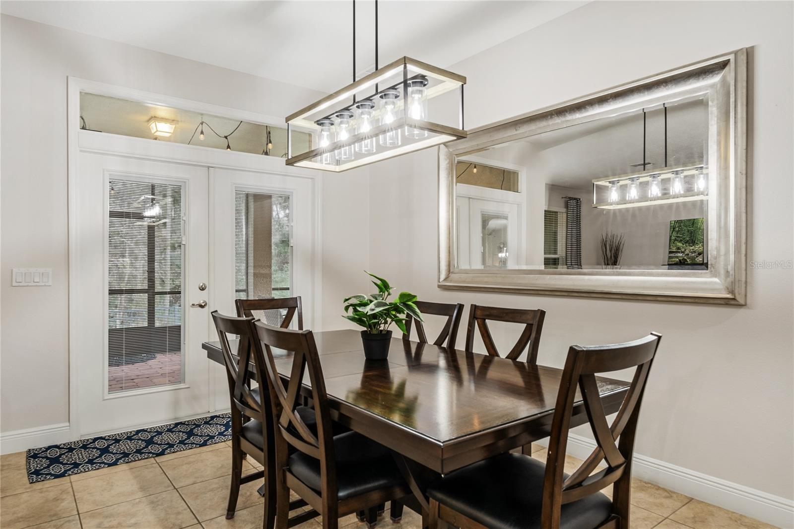 Image 17 of 62 For 648 Fanning Drive