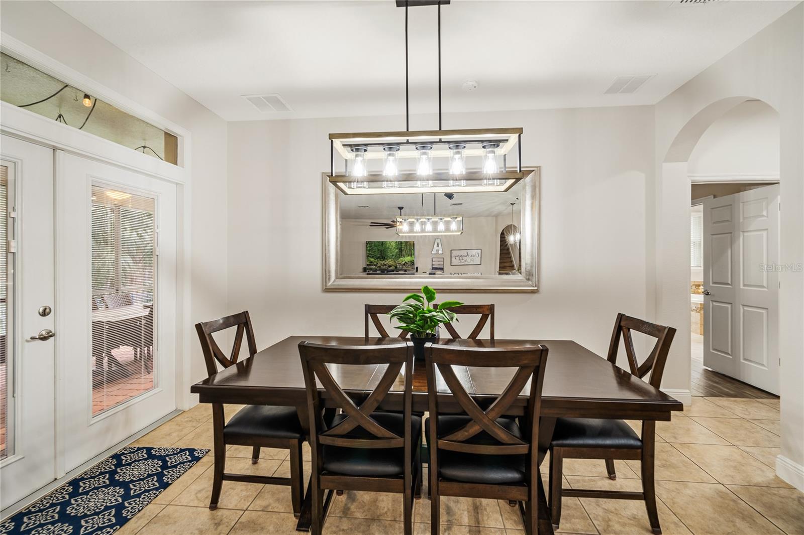 Image 18 of 62 For 648 Fanning Drive