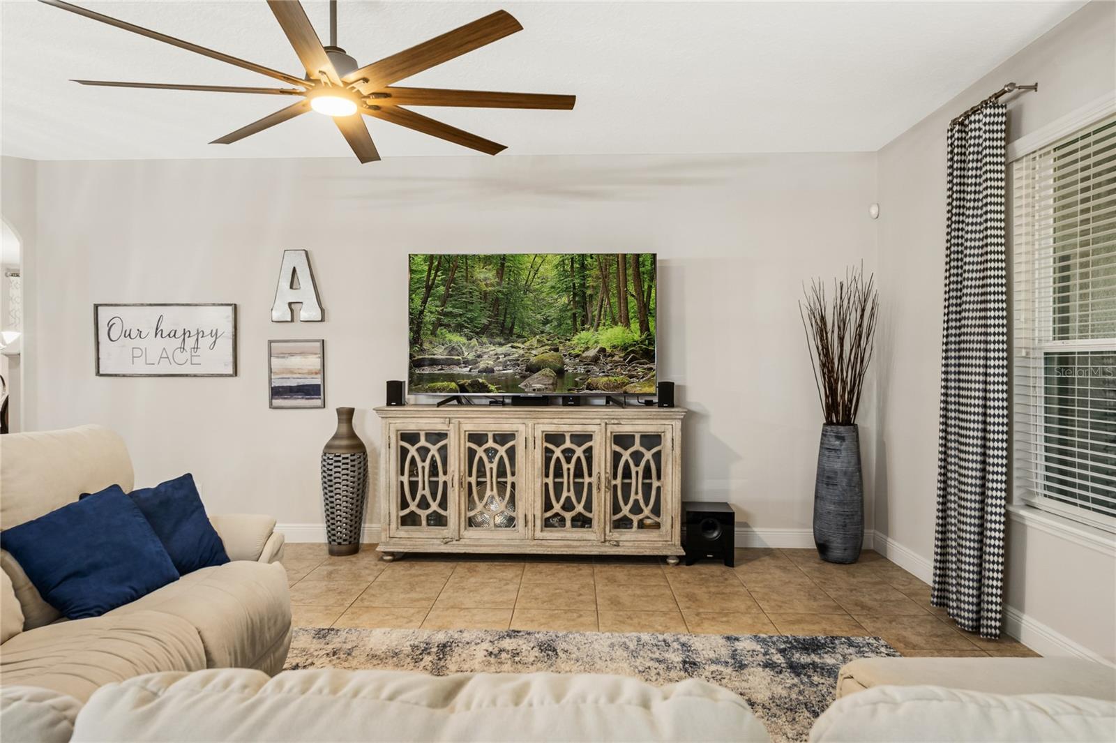 Image 19 of 62 For 648 Fanning Drive