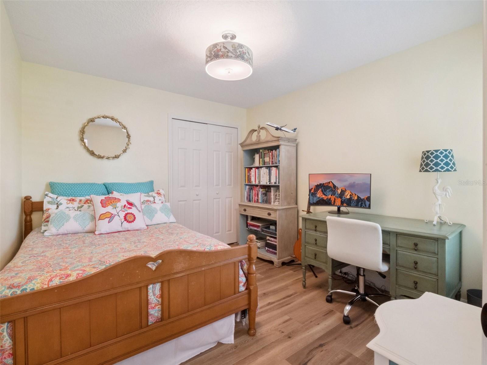 Image 15 of 34 For 470 Wellesly Street