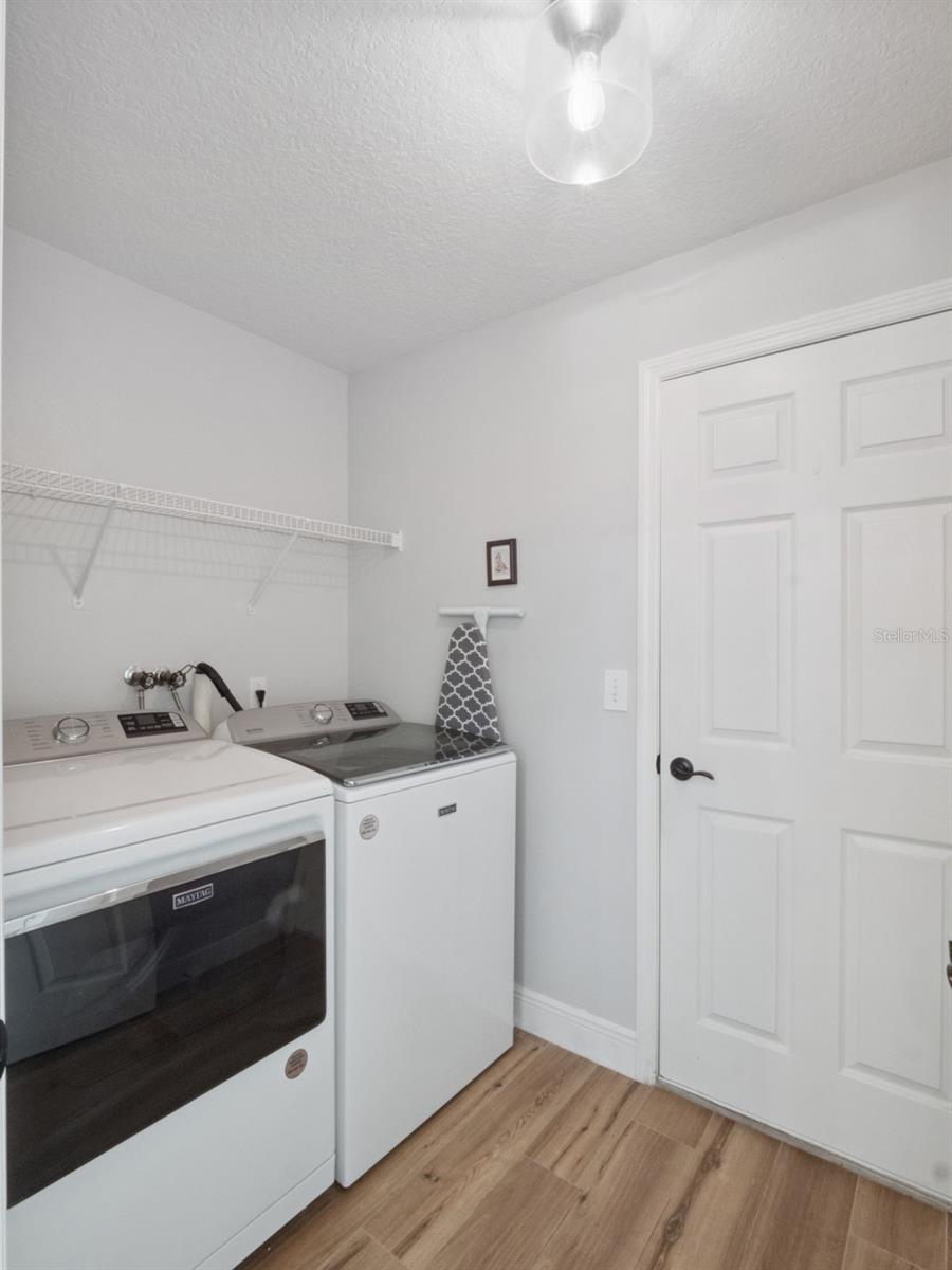 Image 19 of 34 For 470 Wellesly Street