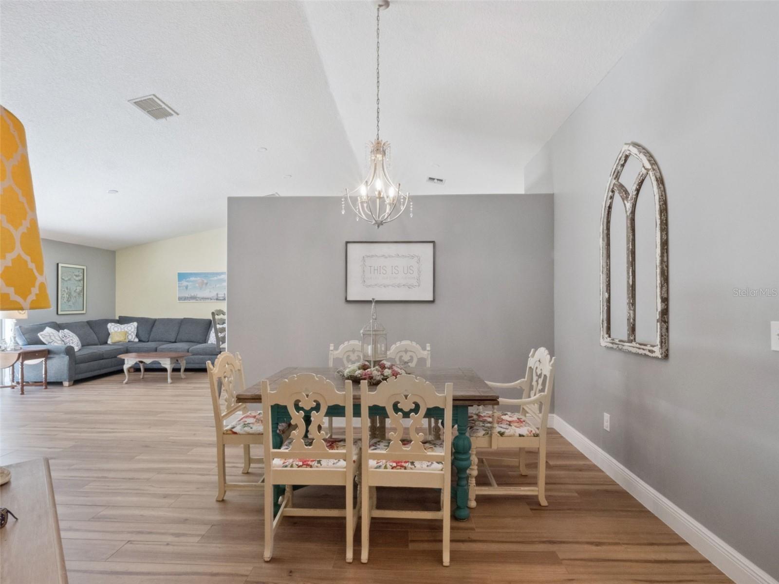 Image 5 of 34 For 470 Wellesly Street