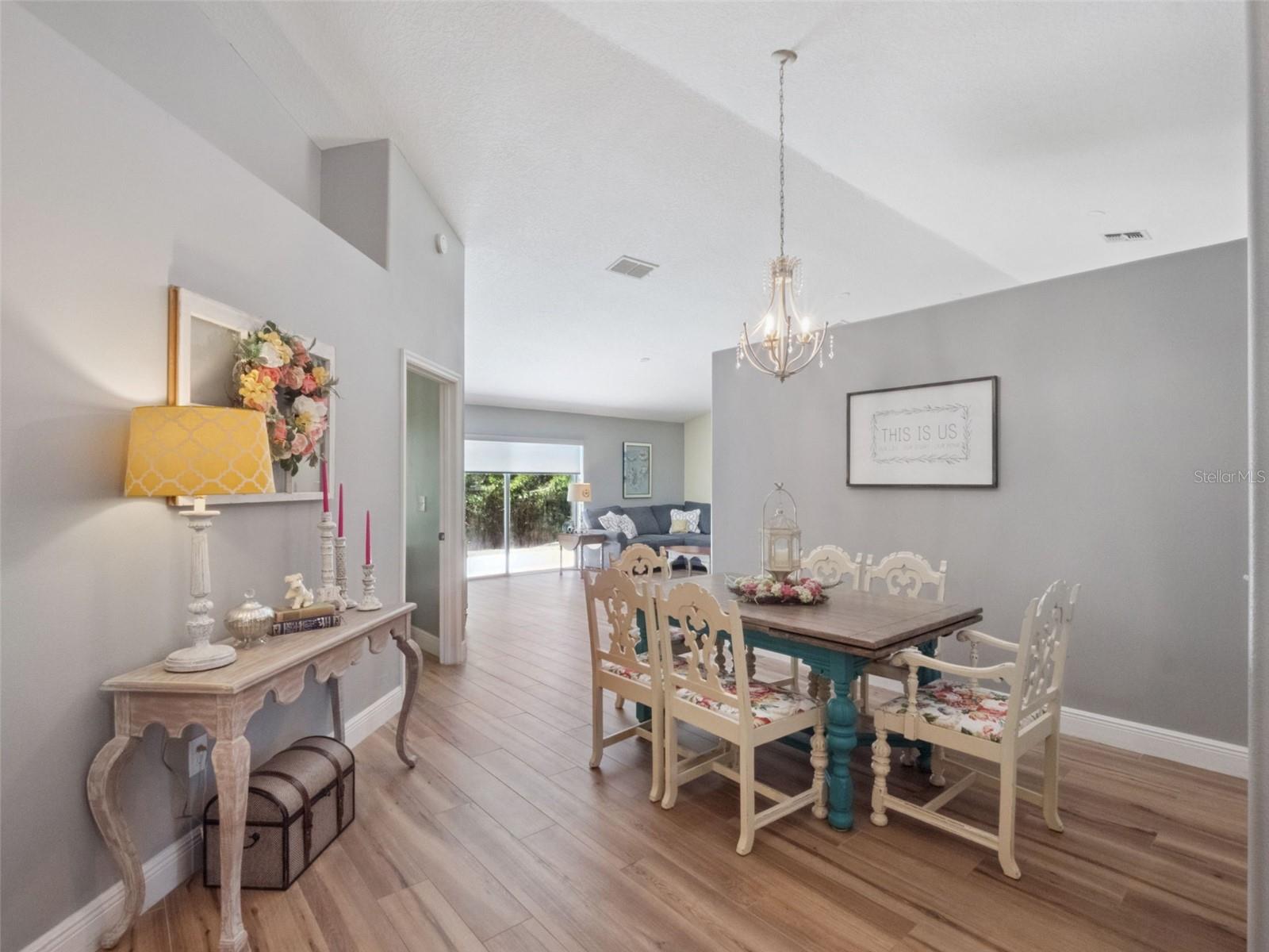 Image 6 of 34 For 470 Wellesly Street