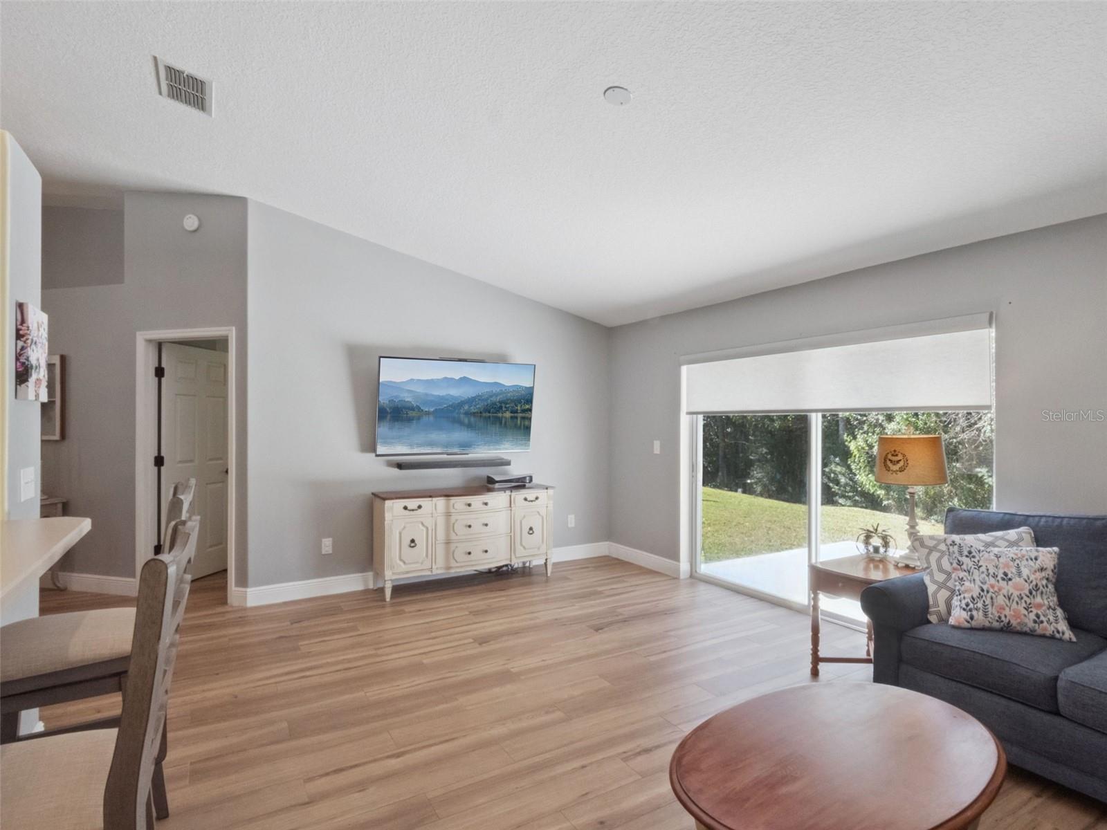 Image 9 of 34 For 470 Wellesly Street