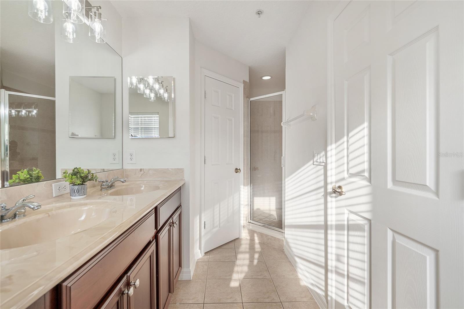 Image 28 of 42 For 9430 Tawnyberry Street