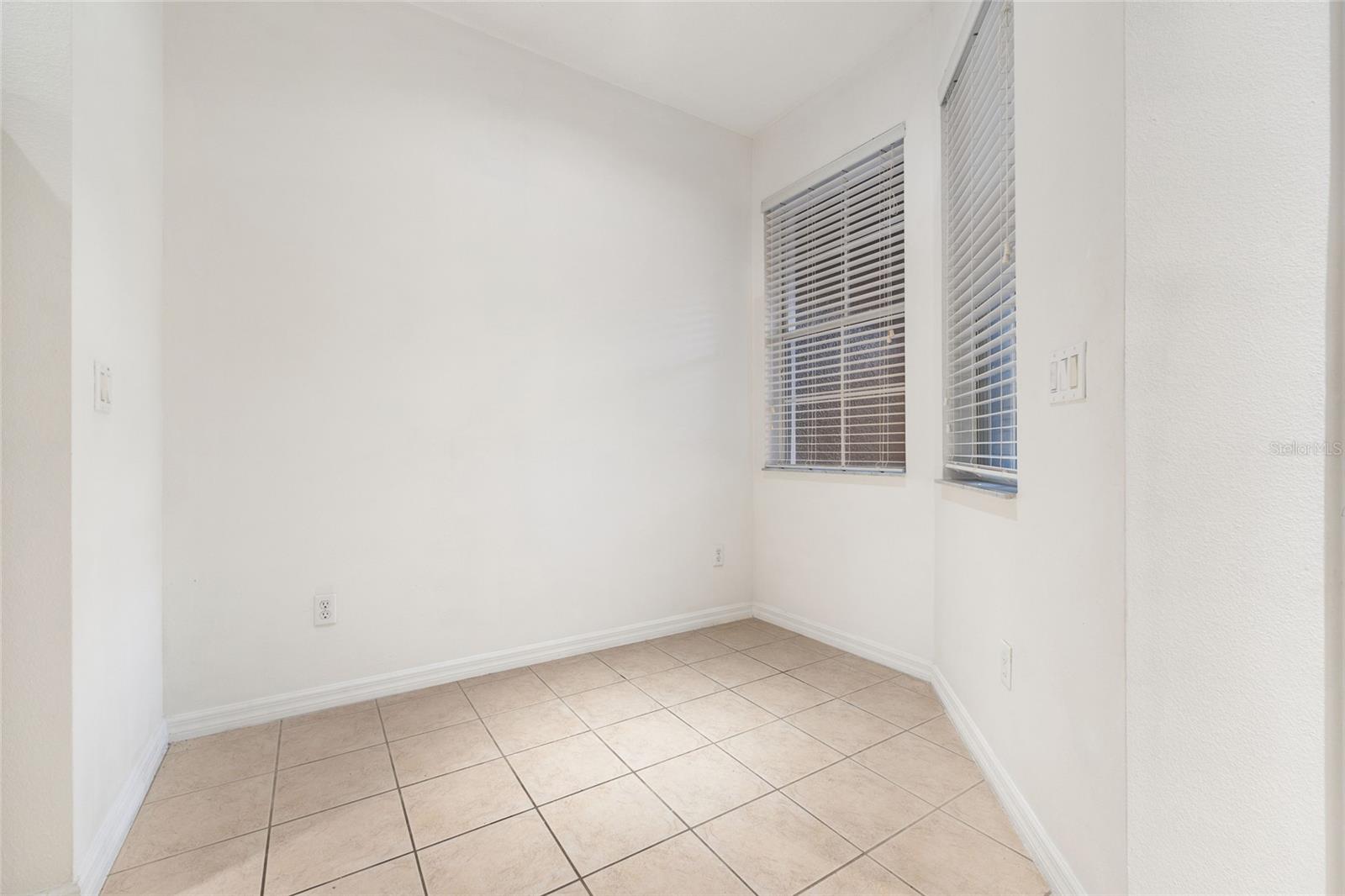 Image 7 of 42 For 9430 Tawnyberry Street