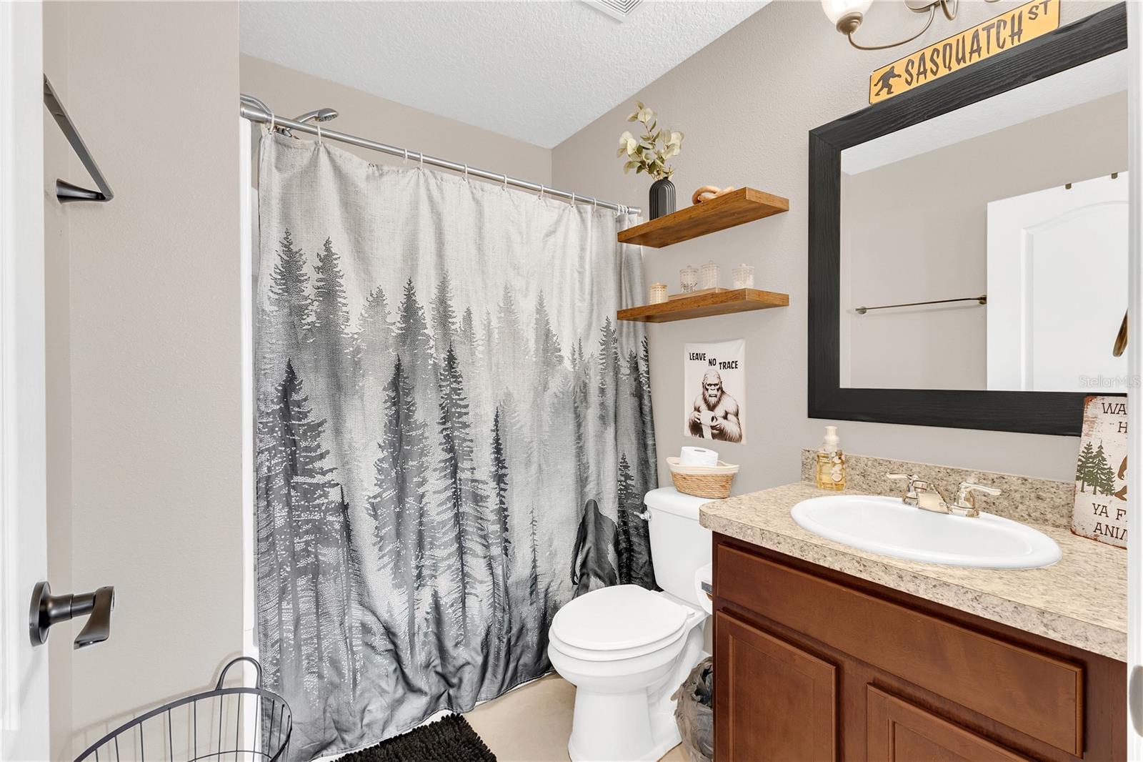 Image 18 of 36 For 181 Daigledog Street