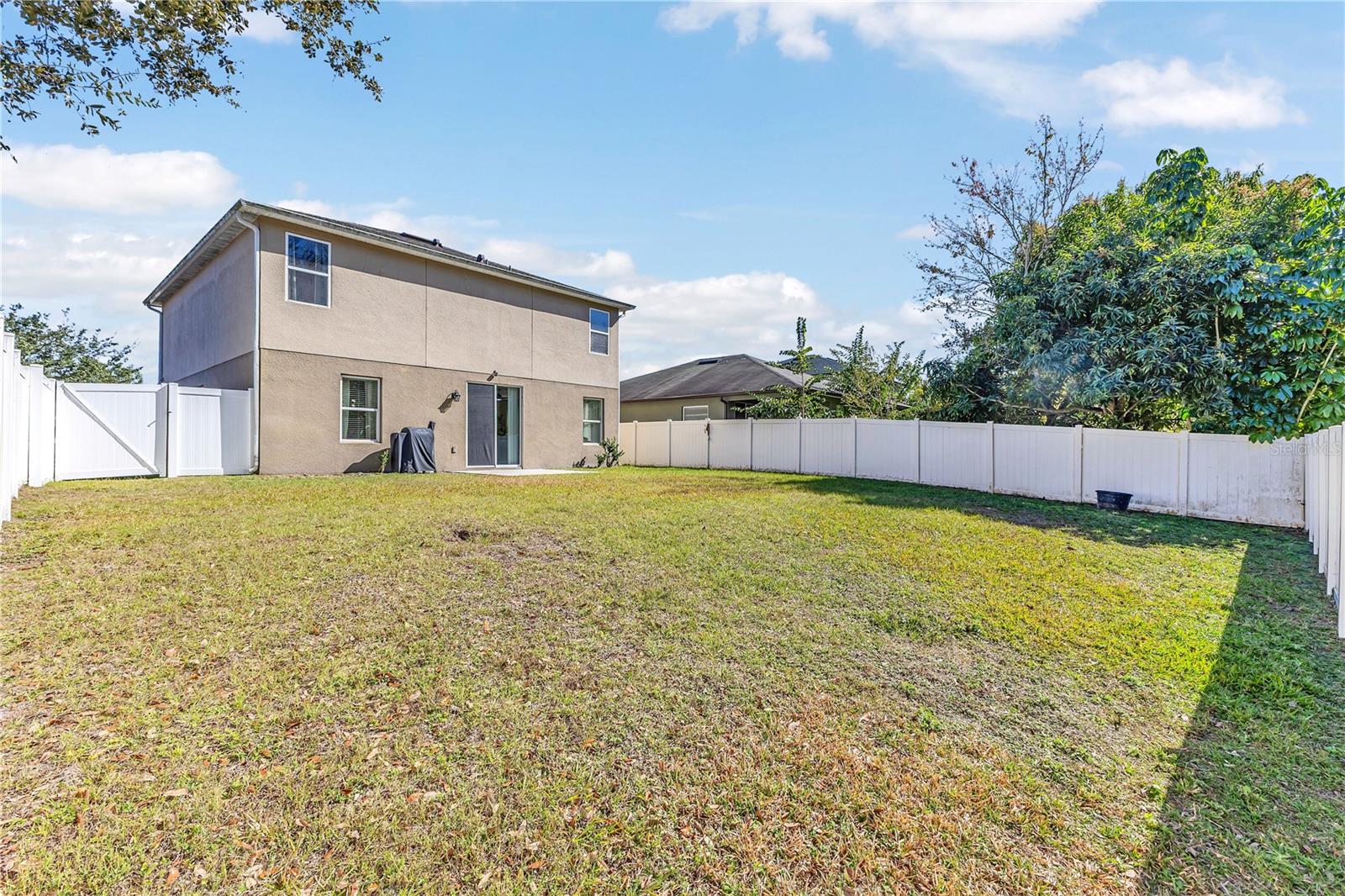 Image 23 of 36 For 181 Daigledog Street