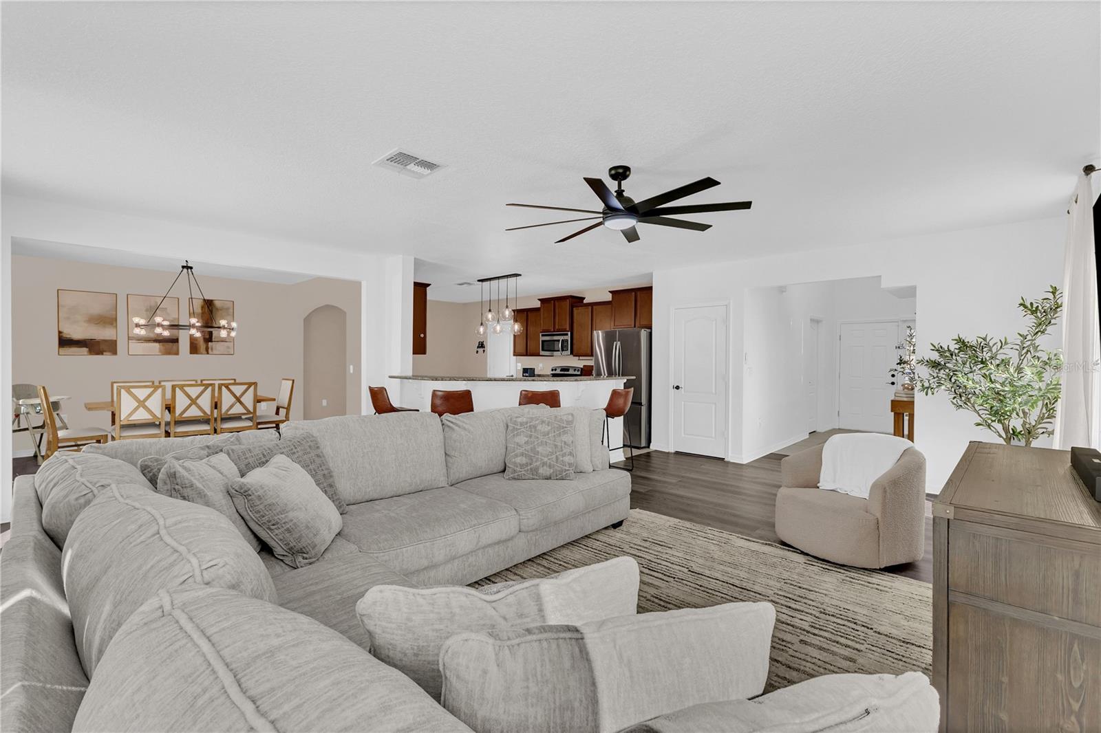 Image 4 of 36 For 181 Daigledog Street