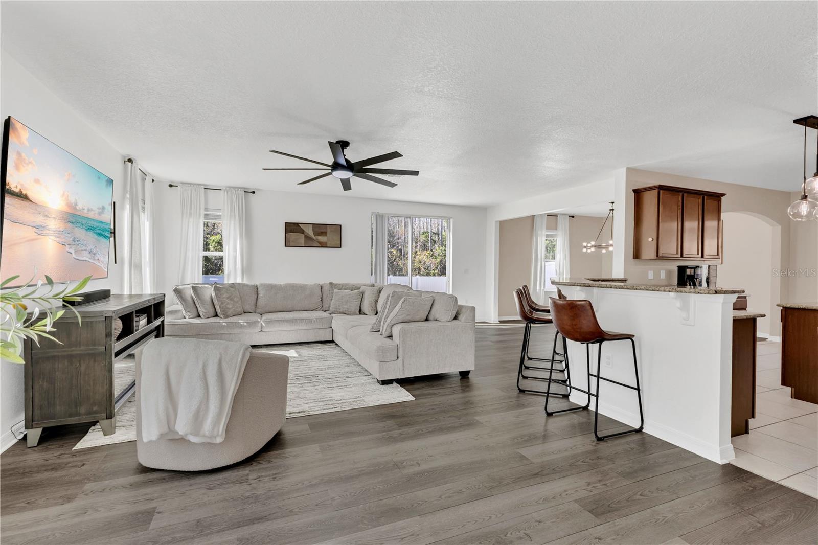 Image 5 of 36 For 181 Daigledog Street