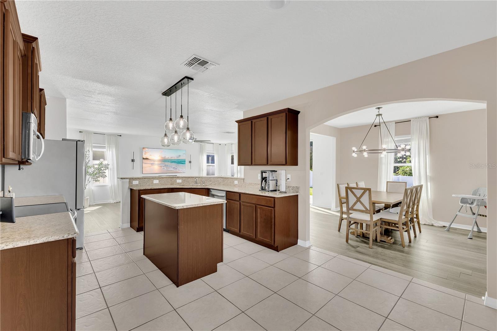 Image 8 of 36 For 181 Daigledog Street