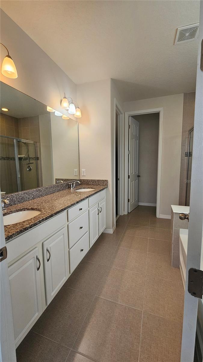 Image 16 of 23 For 2623 Palisade Boulevard W