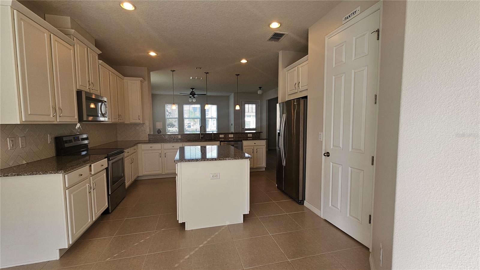 Image 8 of 23 For 2623 Palisade Boulevard W