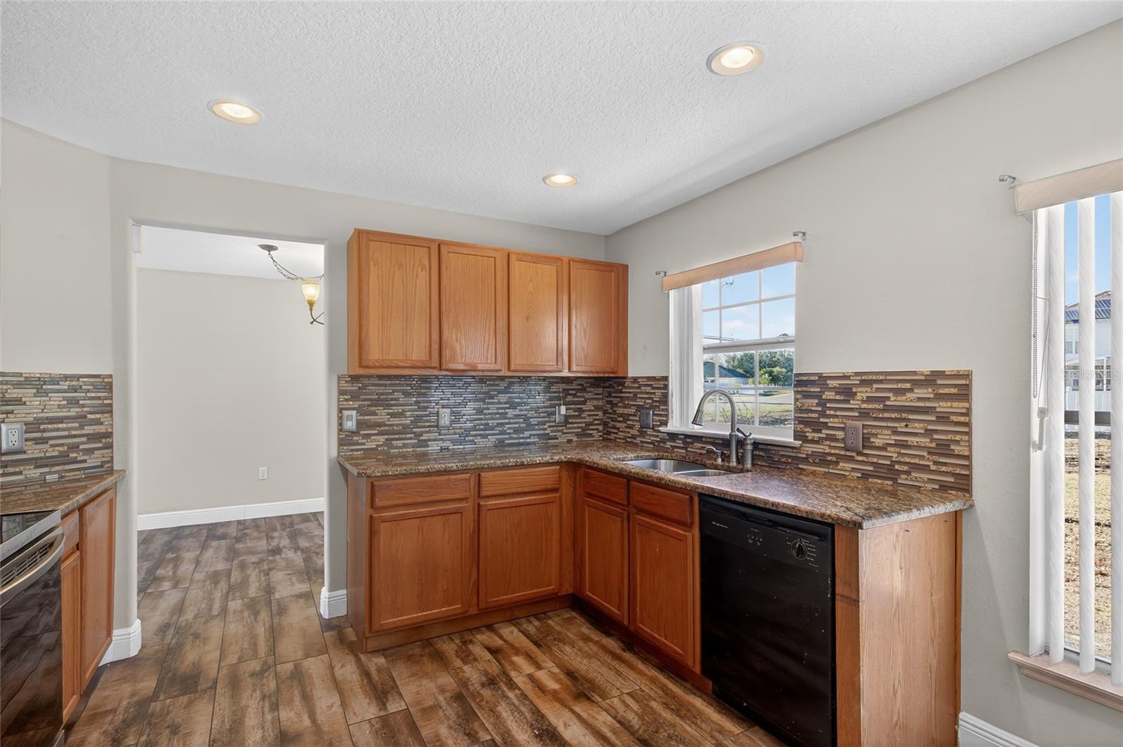 Image 10 of 60 For 1001 Dampierre Court