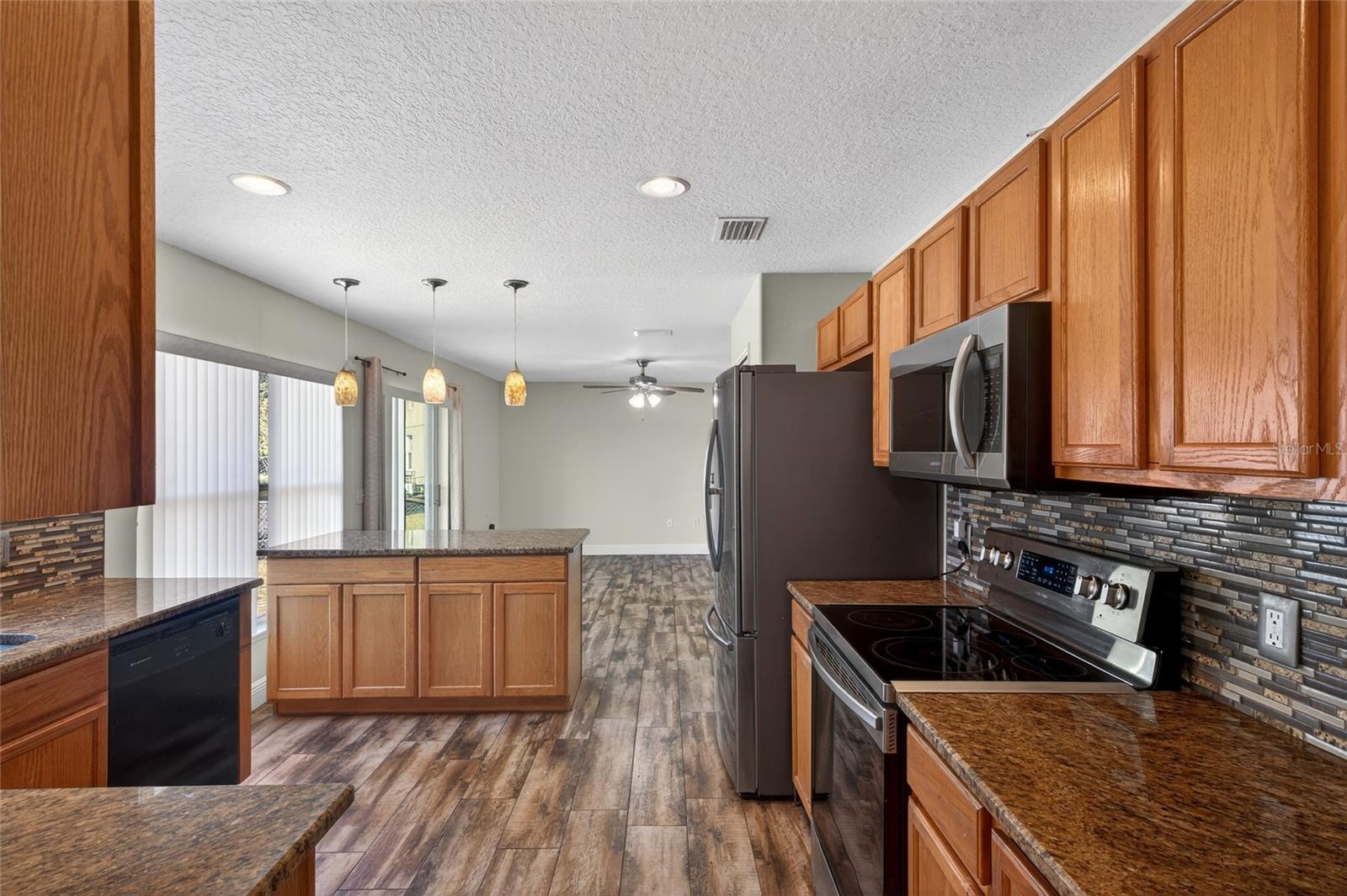 Image 13 of 60 For 1001 Dampierre Court