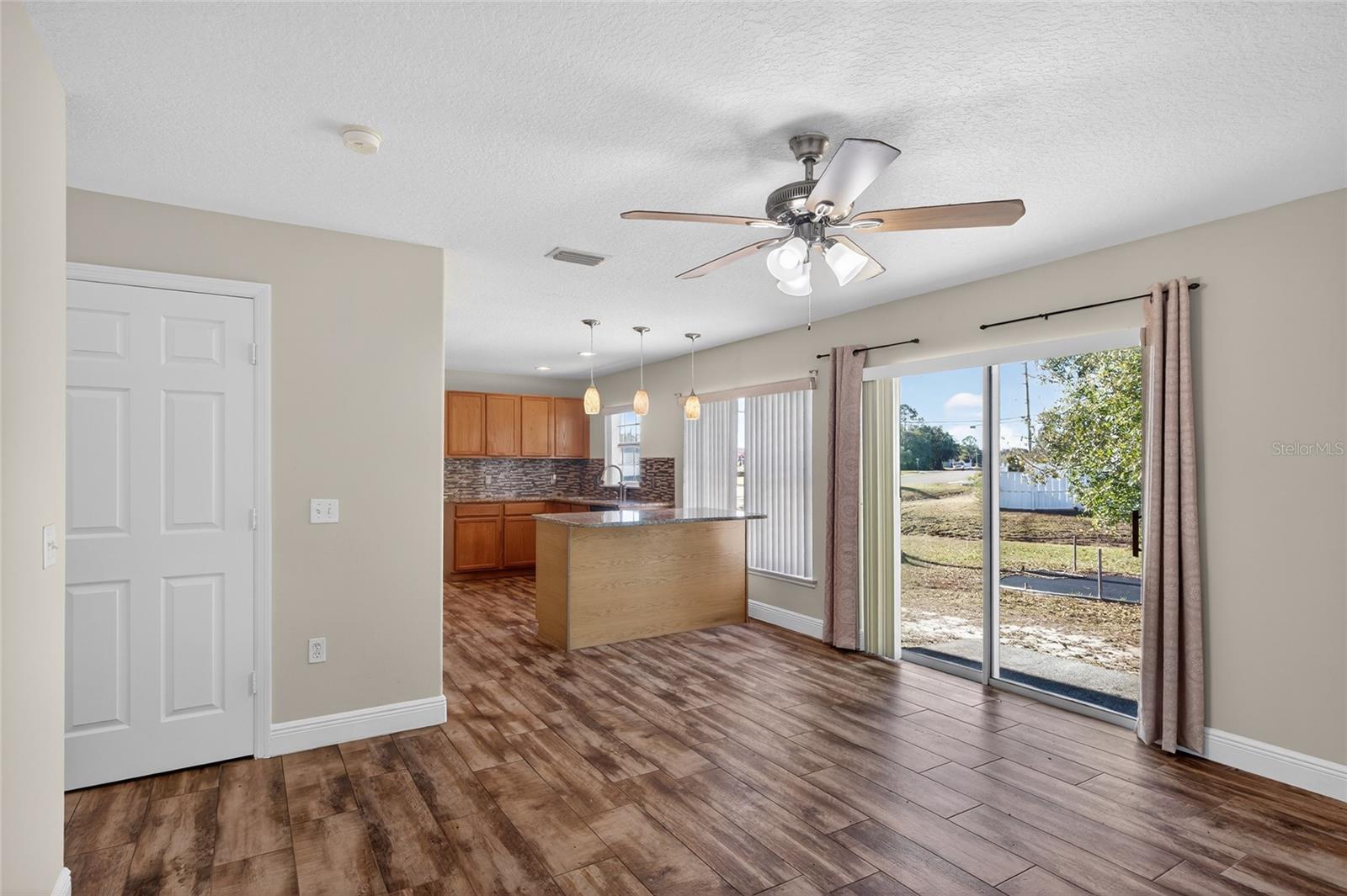 Image 17 of 60 For 1001 Dampierre Court