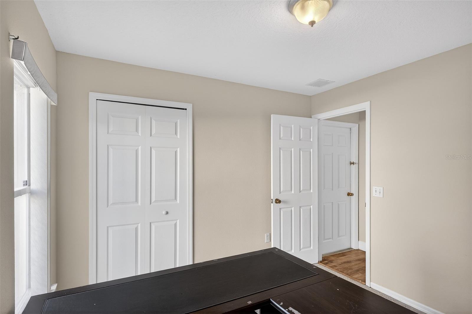 Image 20 of 60 For 1001 Dampierre Court