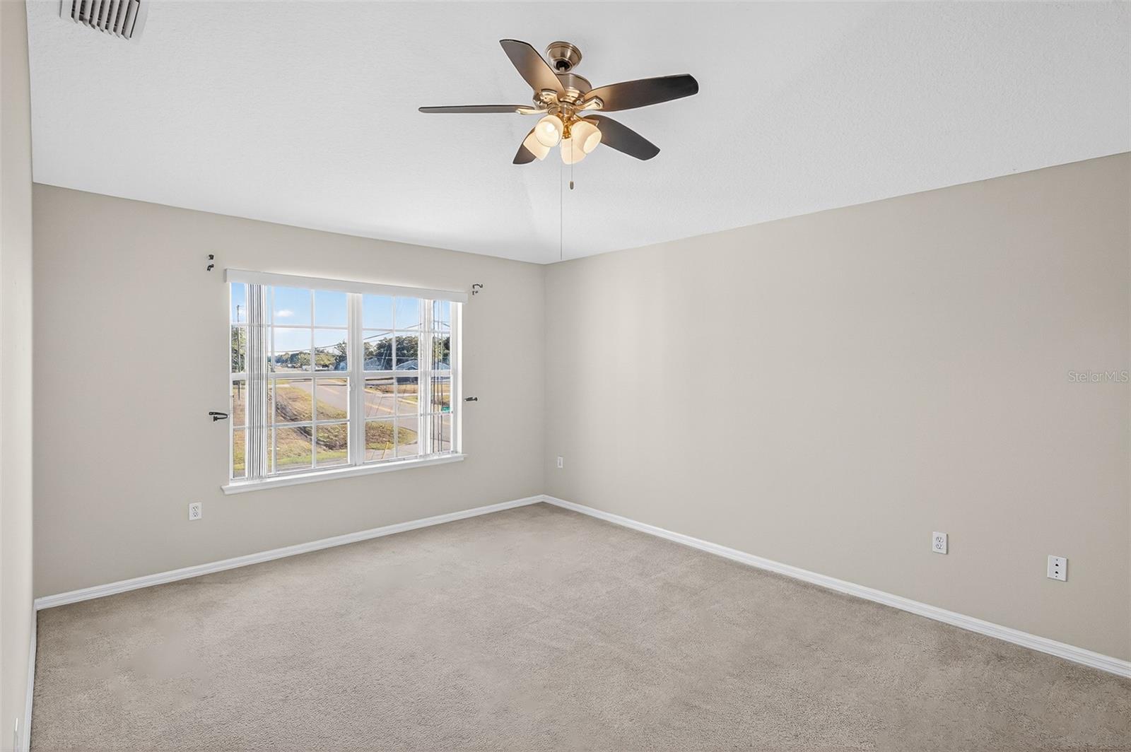 Image 27 of 60 For 1001 Dampierre Court