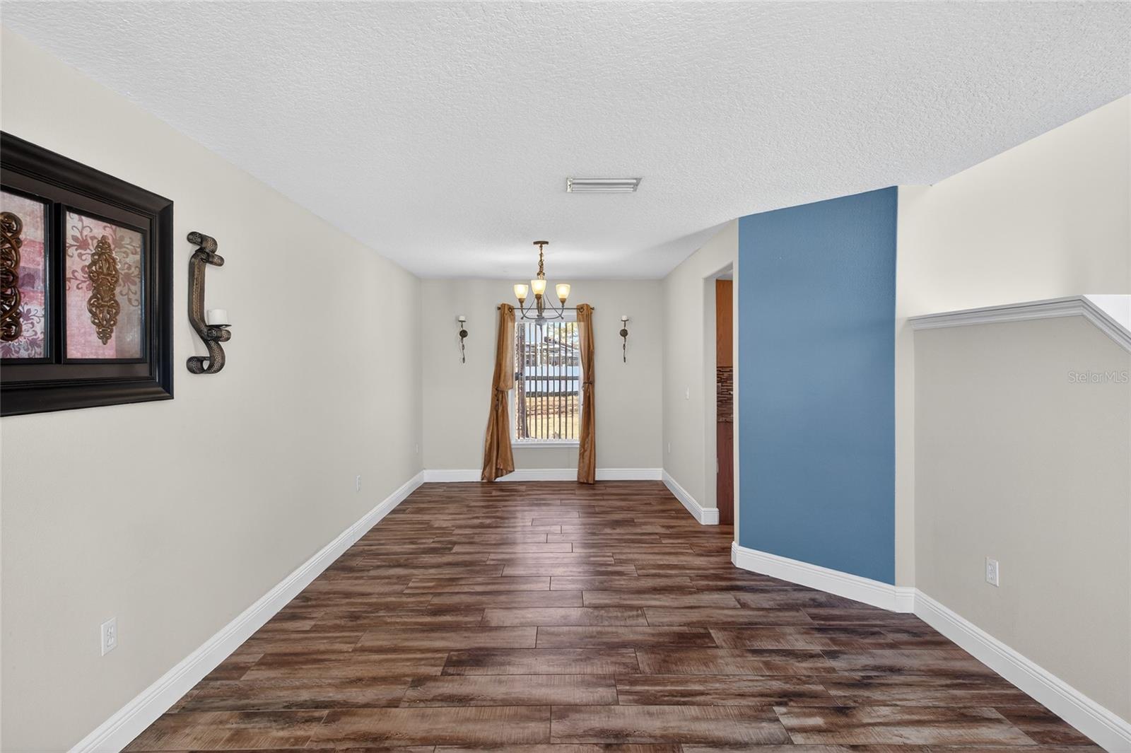 Image 8 of 60 For 1001 Dampierre Court