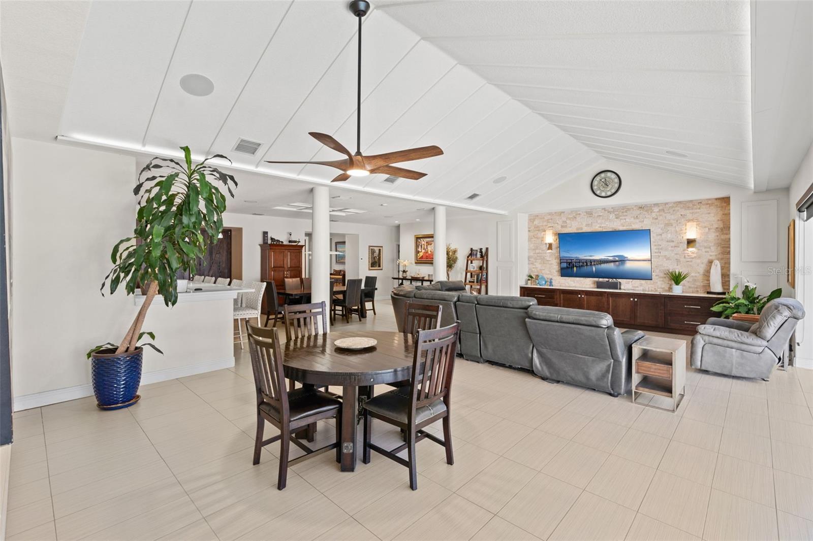 Listing photo id 9 for 4469 Old Bear Run