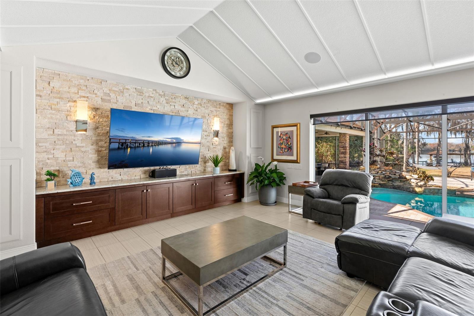 Listing photo id 4 for 4469 Old Bear Run