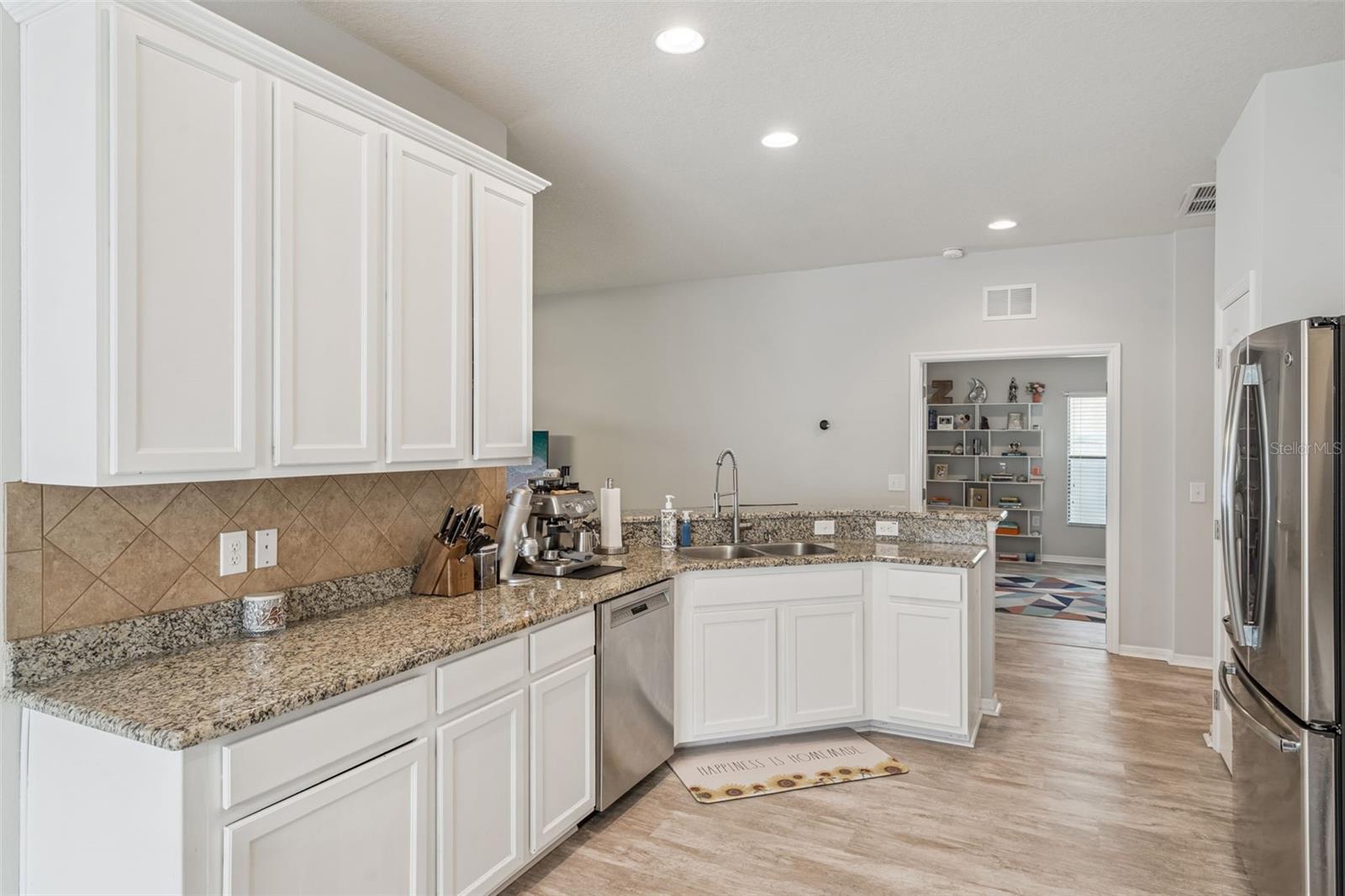 Image 14 of 29 For 6601 Boulder Run Loop