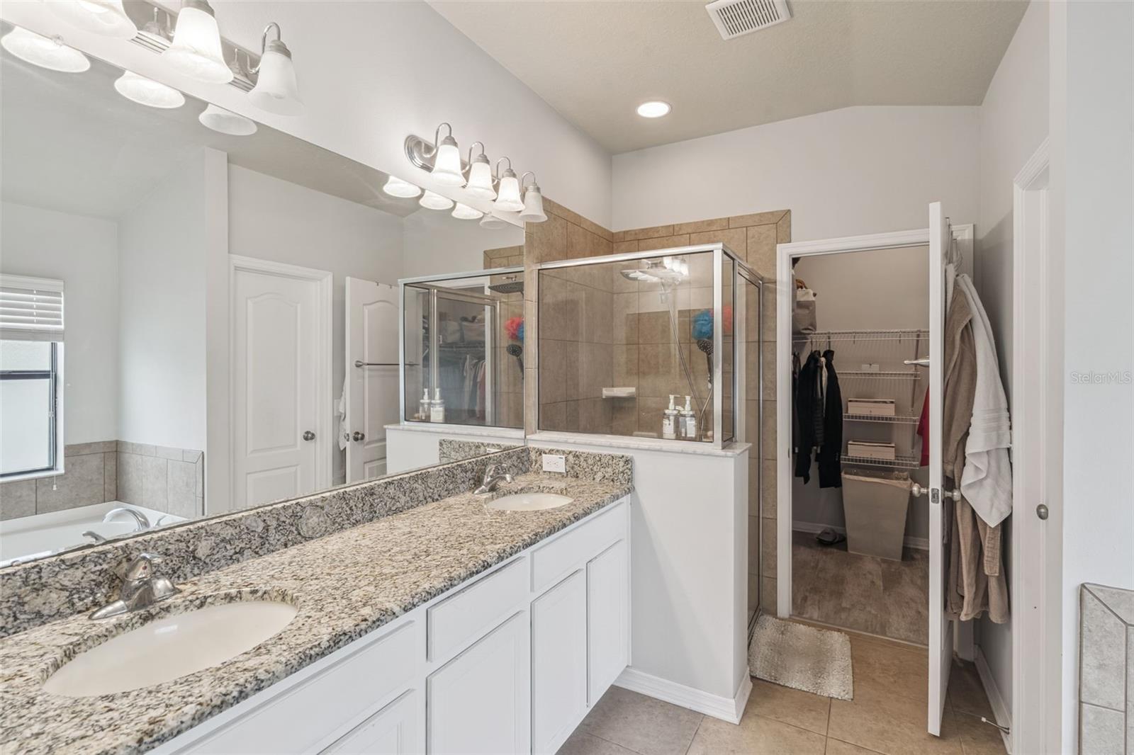 Image 24 of 29 For 6601 Boulder Run Loop