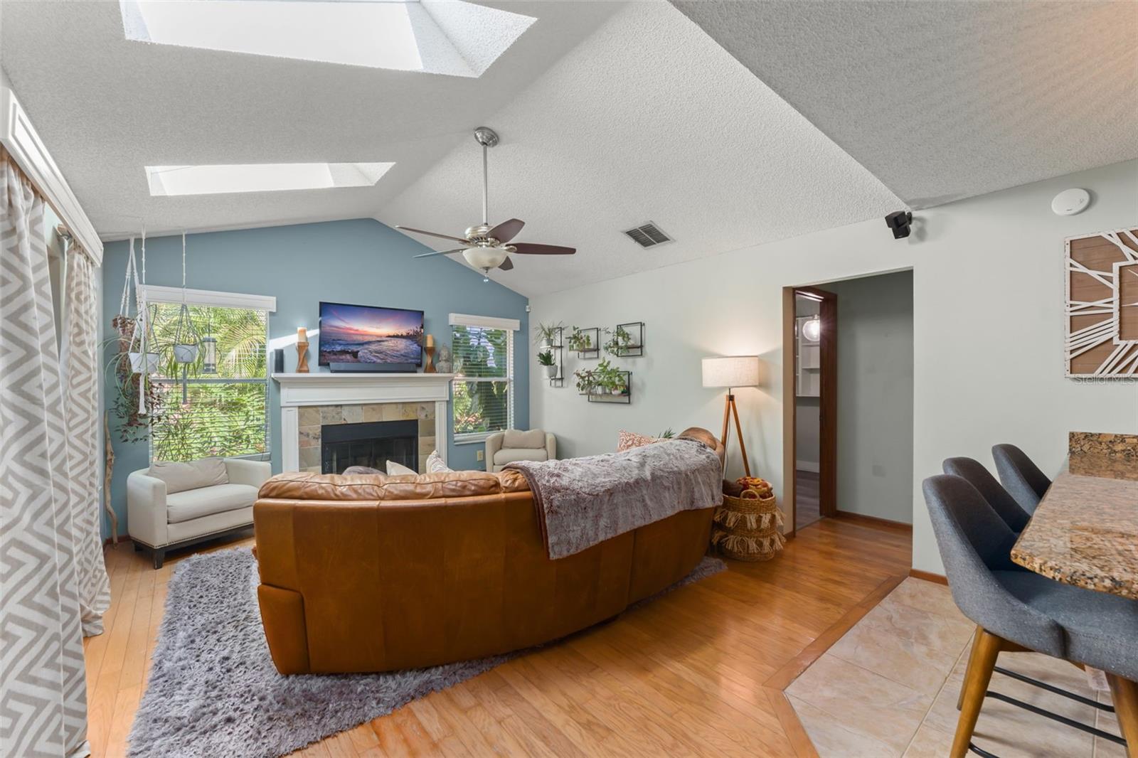 Image 14 of 43 For 1317 American Elm Drive