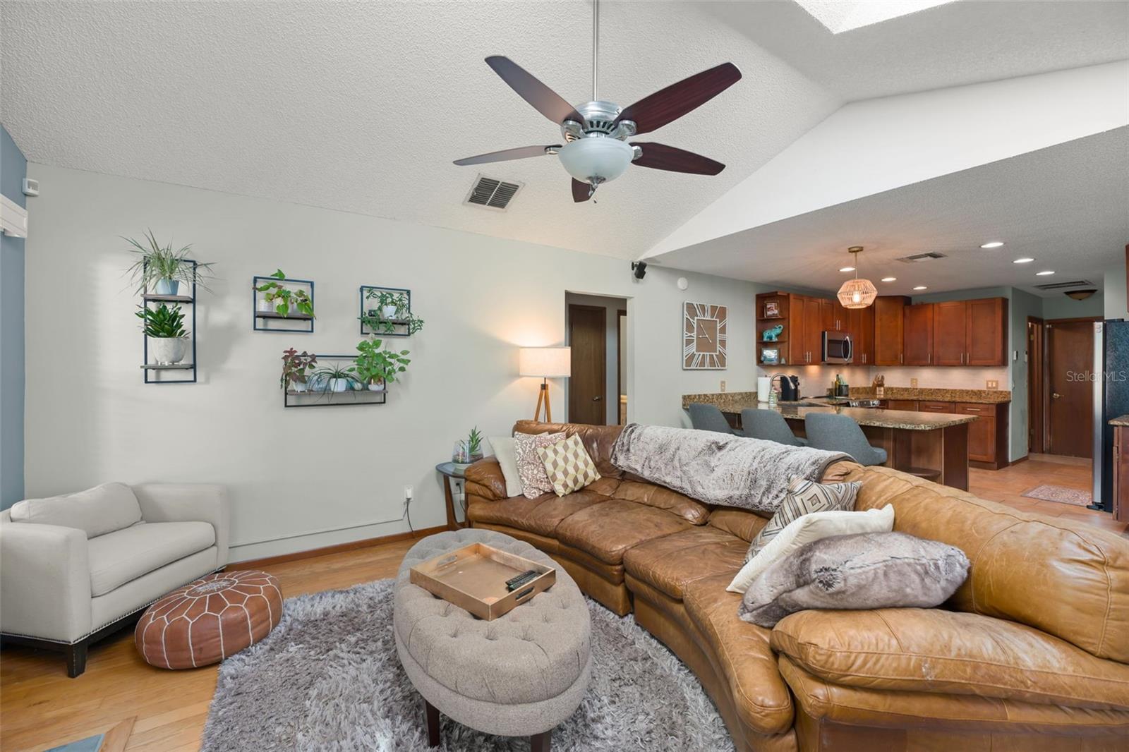 Image 18 of 43 For 1317 American Elm Drive