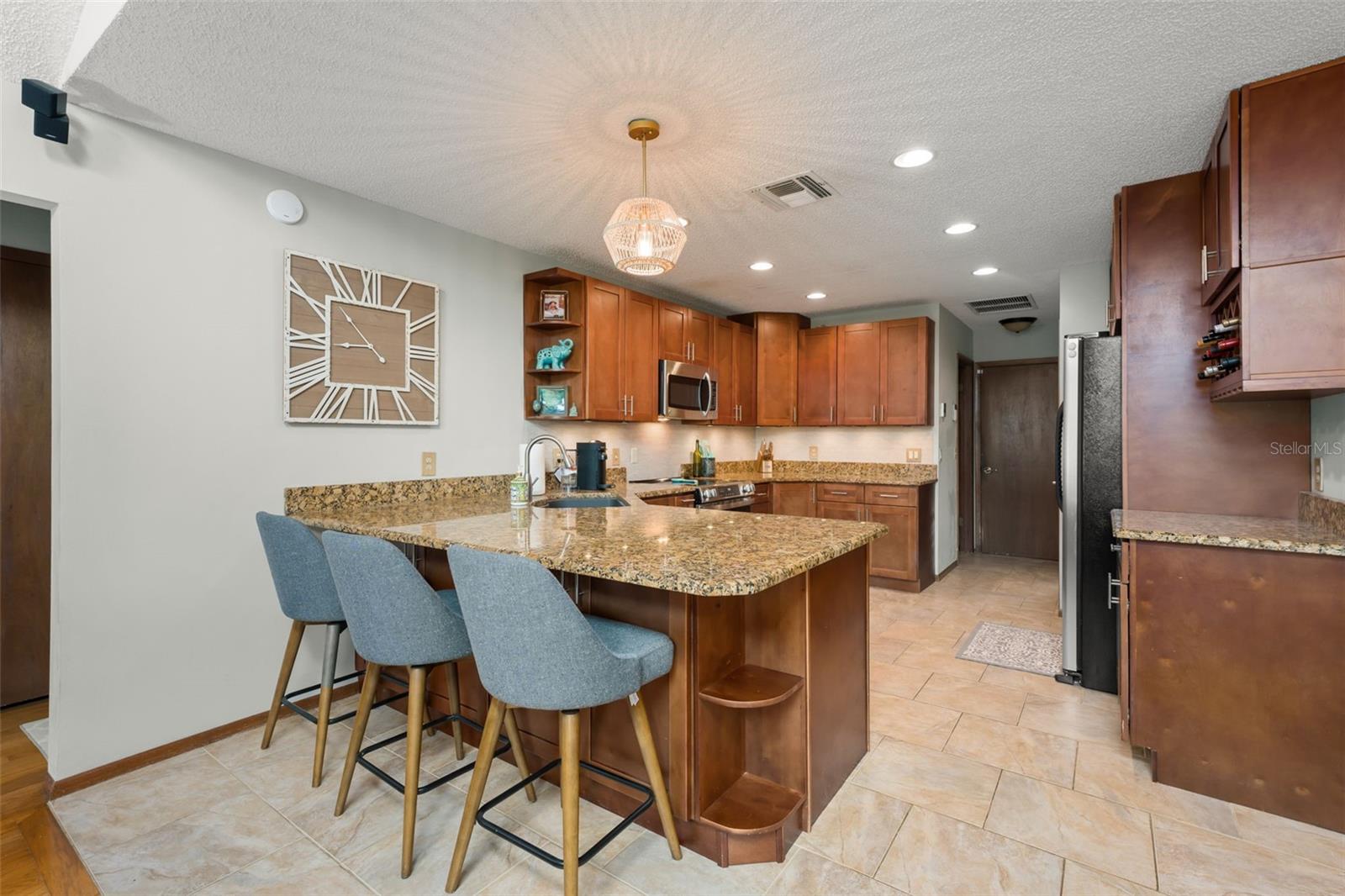 Image 20 of 43 For 1317 American Elm Drive