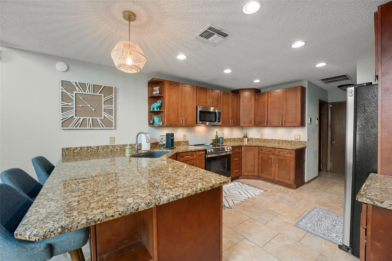 Image 21 of 43 For 1317 American Elm Drive