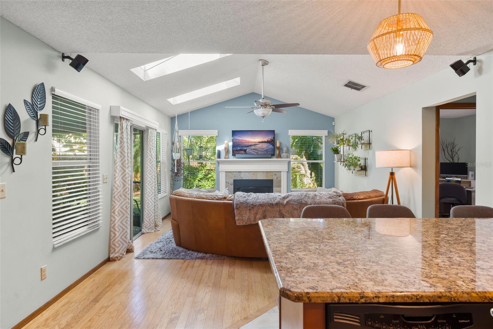 Image 25 of 43 For 1317 American Elm Drive