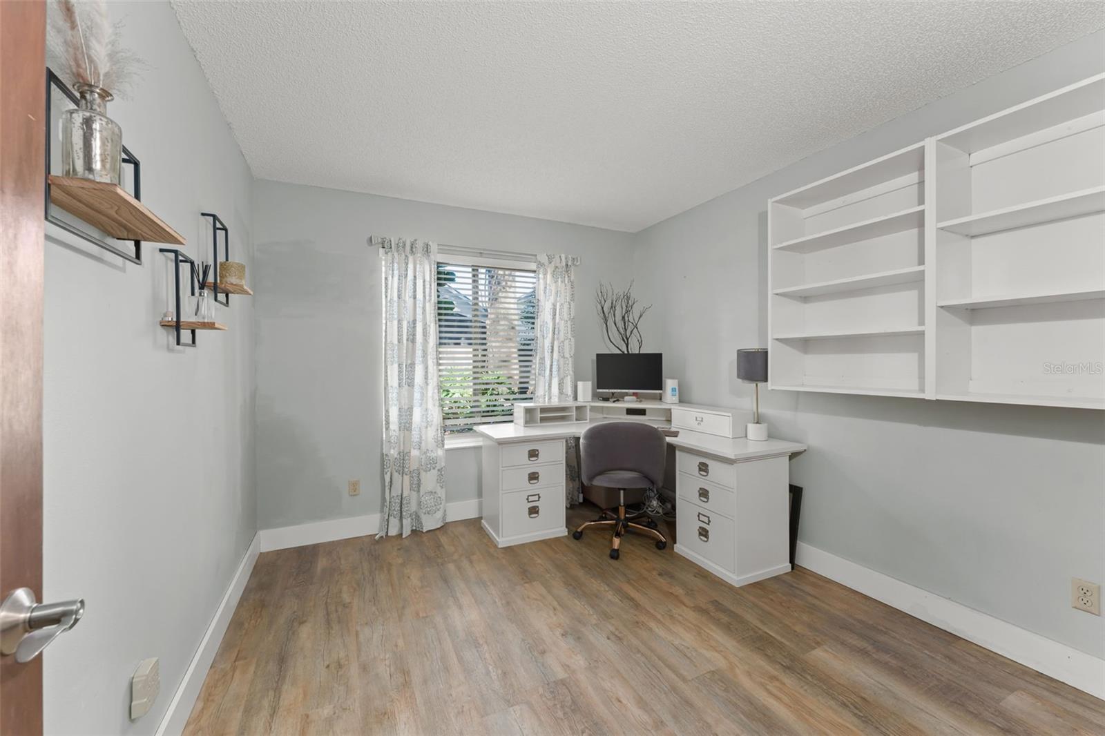 Image 26 of 43 For 1317 American Elm Drive