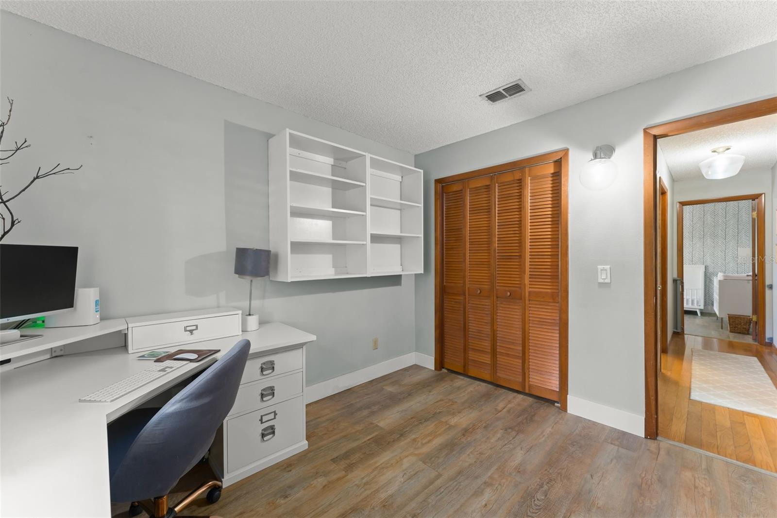 Image 27 of 43 For 1317 American Elm Drive