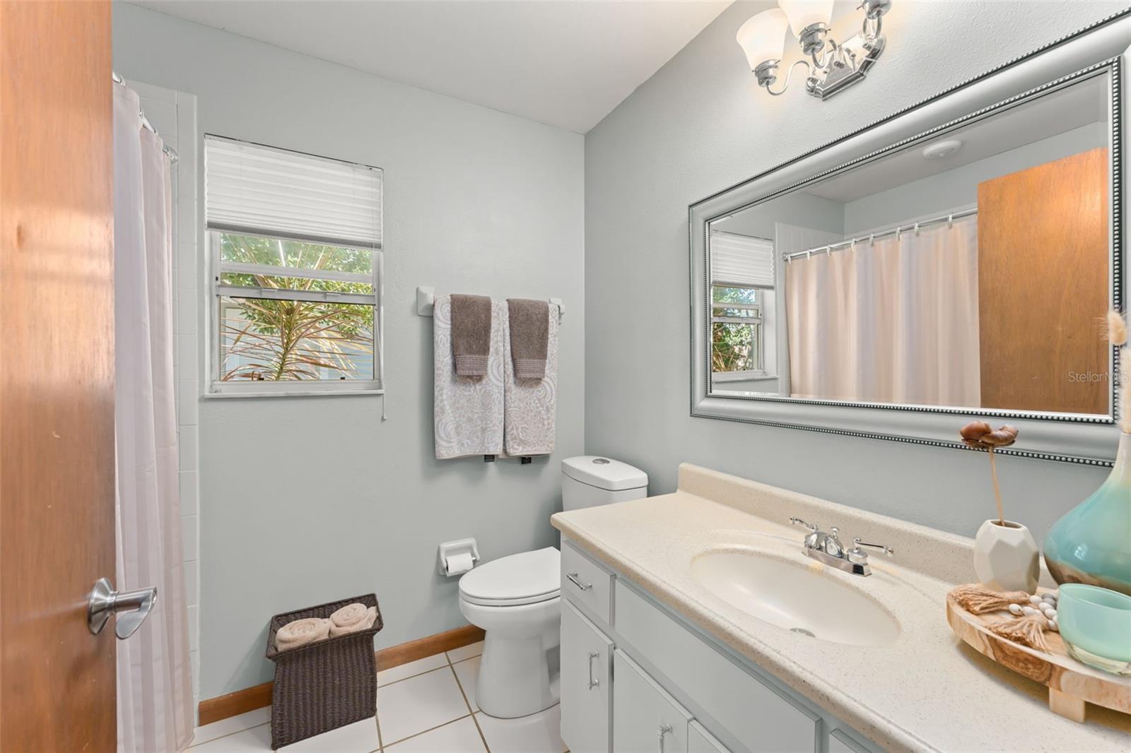 Image 28 of 43 For 1317 American Elm Drive