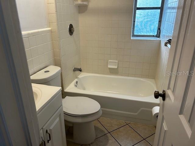 Image 14 of 25 For 141 Pine Avenue 209