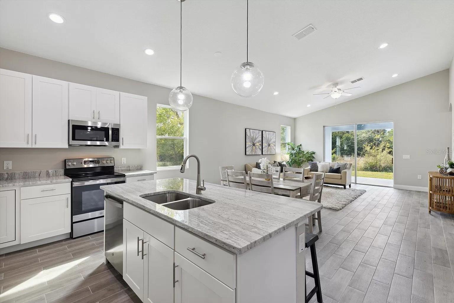 Image 4 of 13 For 446 Holmes Avenue Nw