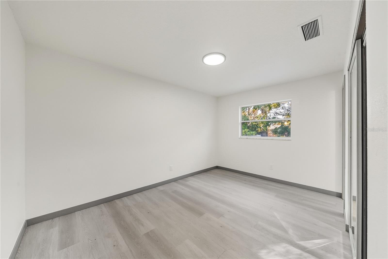 Image 18 of 25 For 4612 Chateau Road