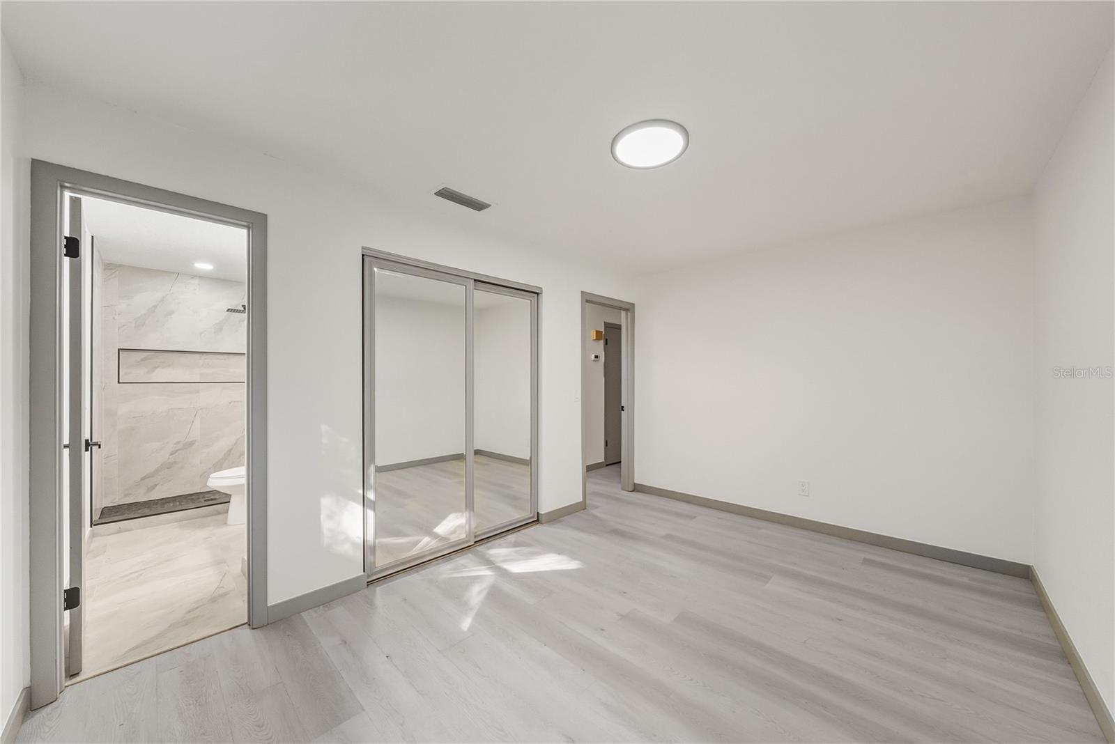 Image 5 of 25 For 4612 Chateau Road