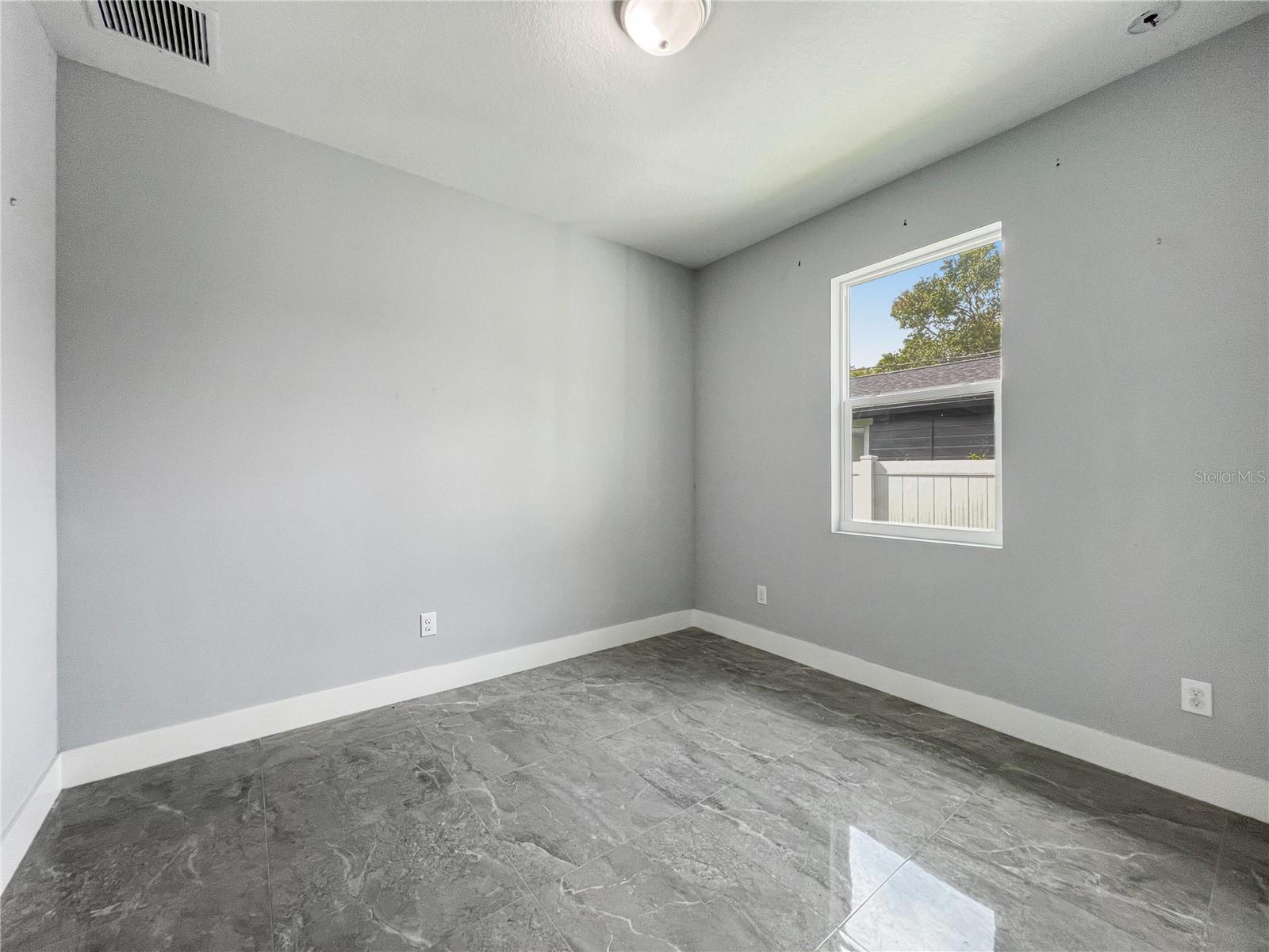 Image 11 of 32 For 1703 Rio Vista Avenue