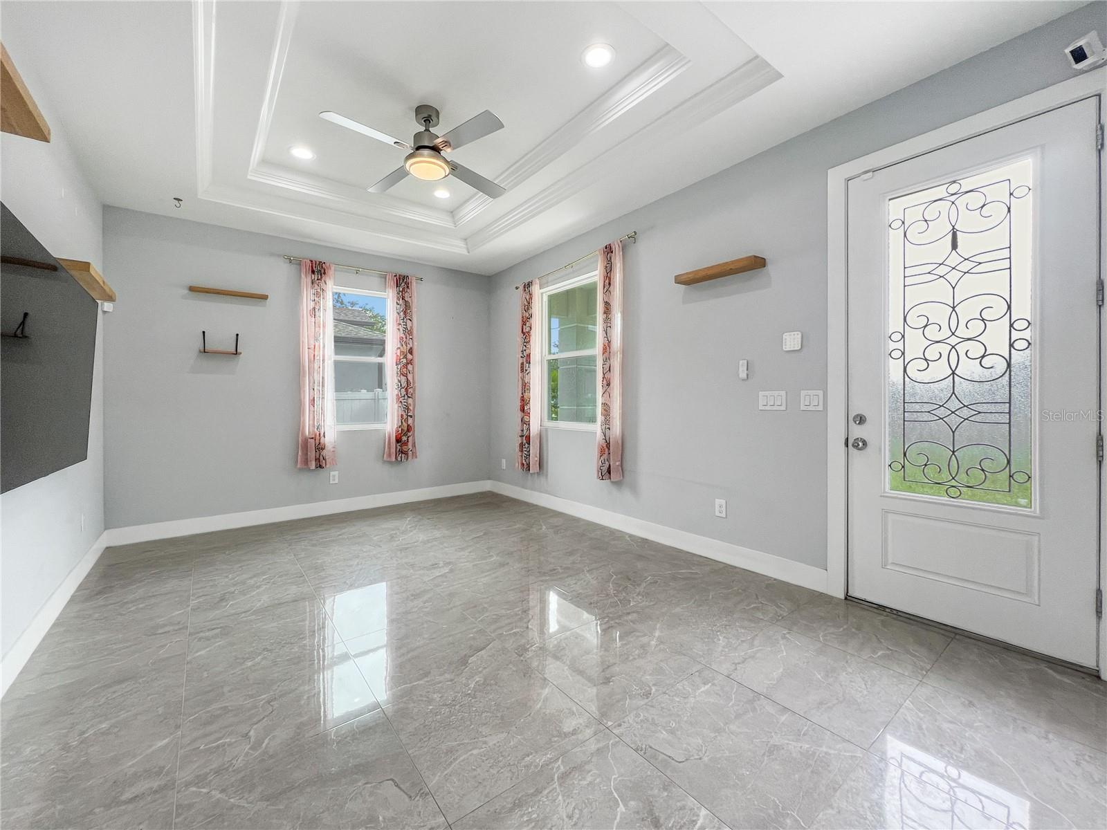 Image 14 of 32 For 1703 Rio Vista Avenue