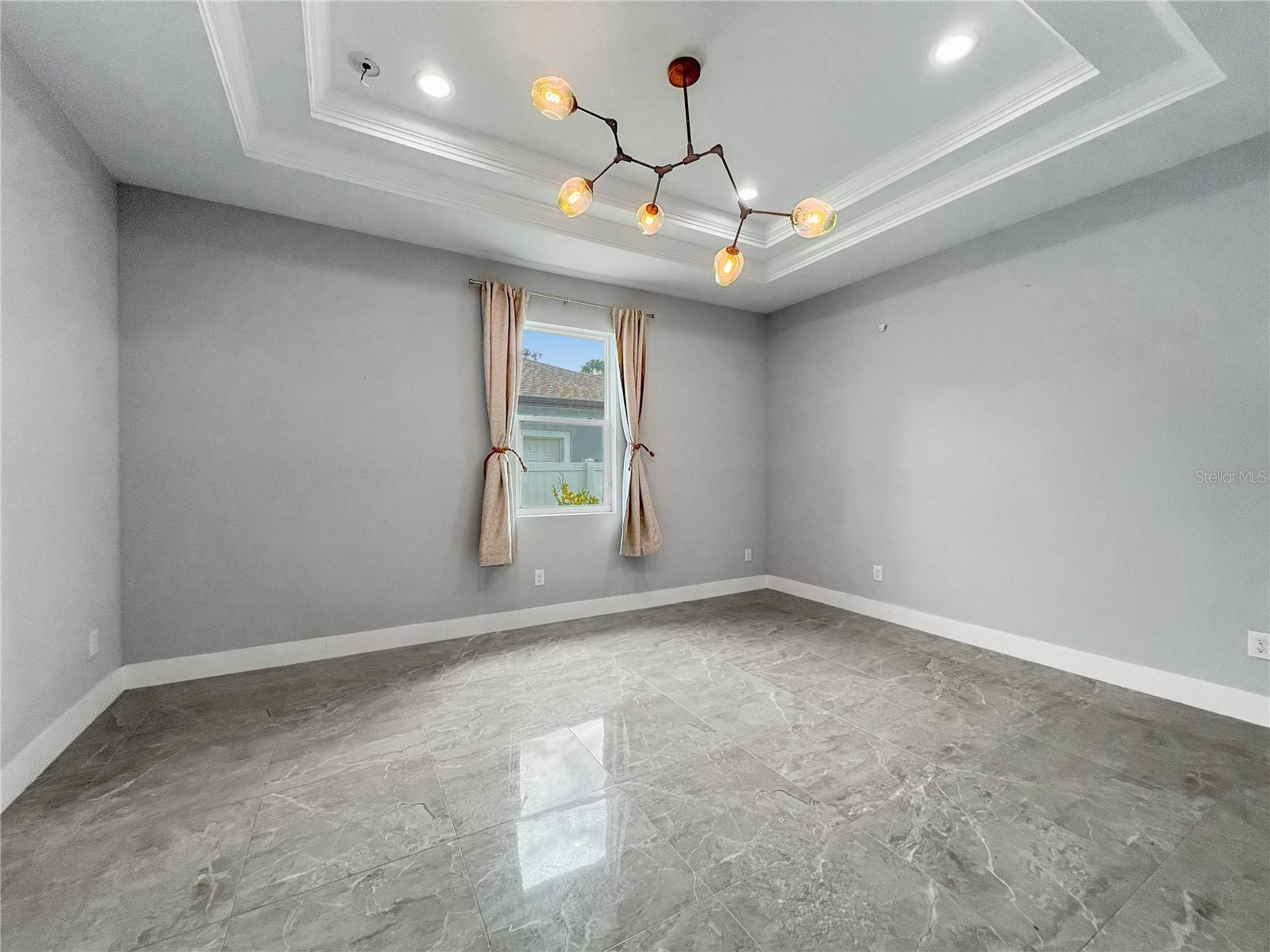 Image 18 of 32 For 1703 Rio Vista Avenue