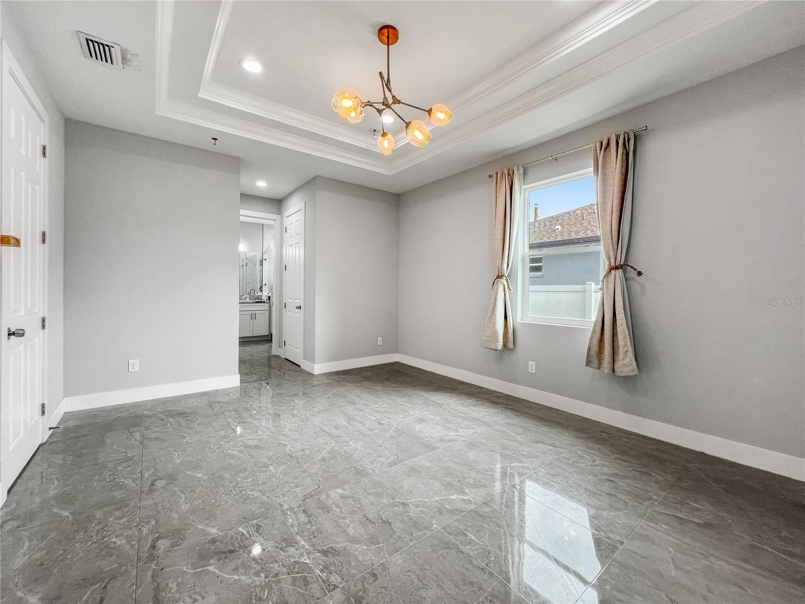 Image 19 of 32 For 1703 Rio Vista Avenue