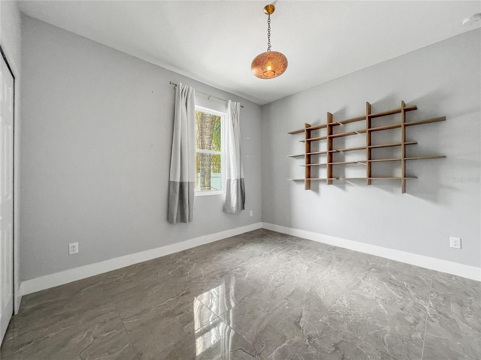 Image 22 of 32 For 1703 Rio Vista Avenue